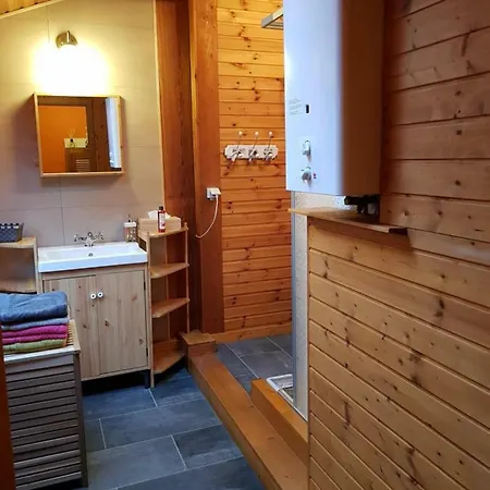 Des Pins D'autriche Chalet Comblain-Fairon