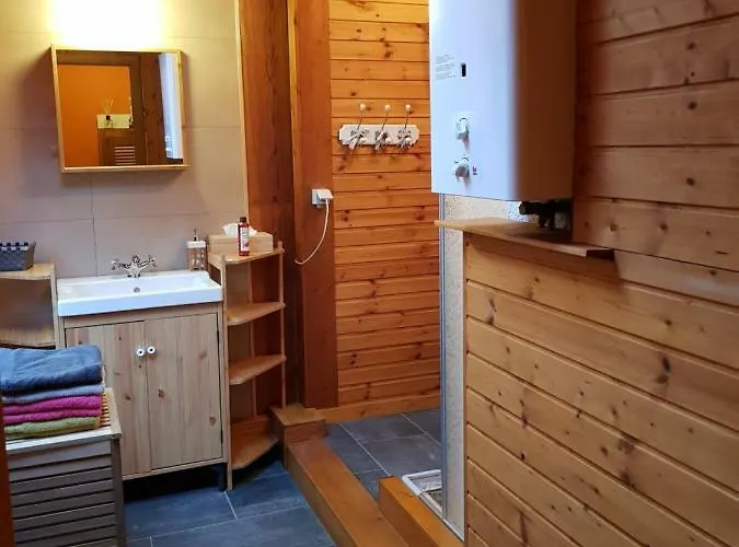 Des Pins D'autriche Chalet Comblain-Fairon